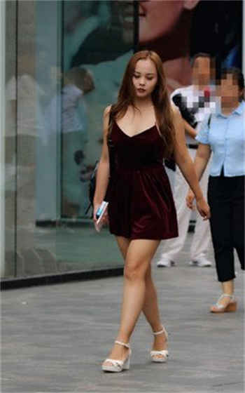 两家人互换儿女